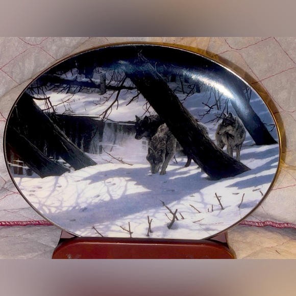 WOLF collector plate MOONLIGHT SHADOWS Persis Clayton Weirs WINTER SHADOW wolves - Picture 1 of 4